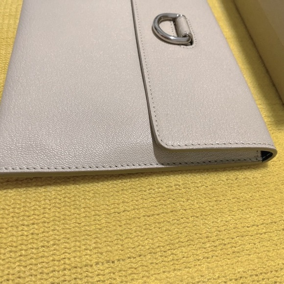 BURBERRY D-ring Leather Pouch With Coin Case - Picture 11 of 16